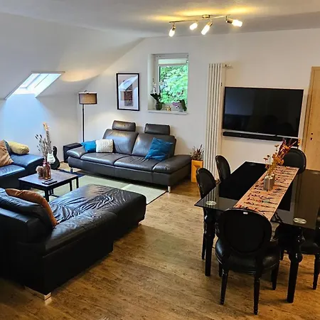 Apartment Am Stadtpark #2, 2br, 109m2, Parkplatz Ilmenau