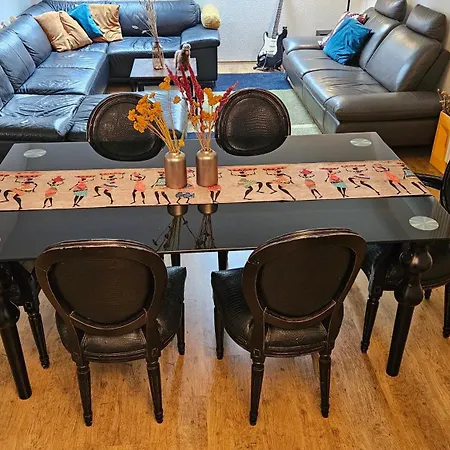 Am Stadtpark #2, 2br, 109m2, Parkplatz Apartment